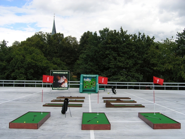 Mobiler Golfplatz mit 6 Puttingbahnen mieten