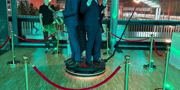 360 Grad Videobox / Spin Videobooth - Das Event-Highlight