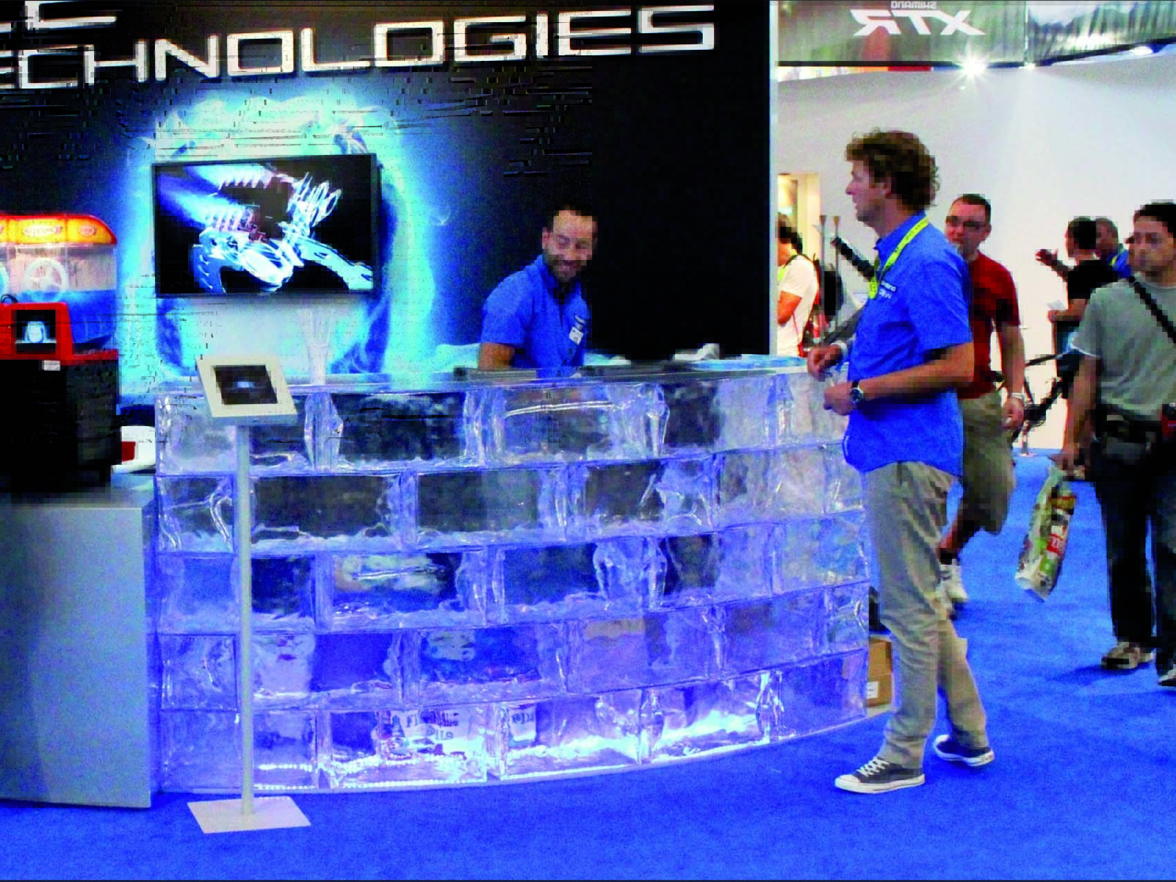 06_acryl-eisbar_halbrund-www.eyeconcept.de_3218