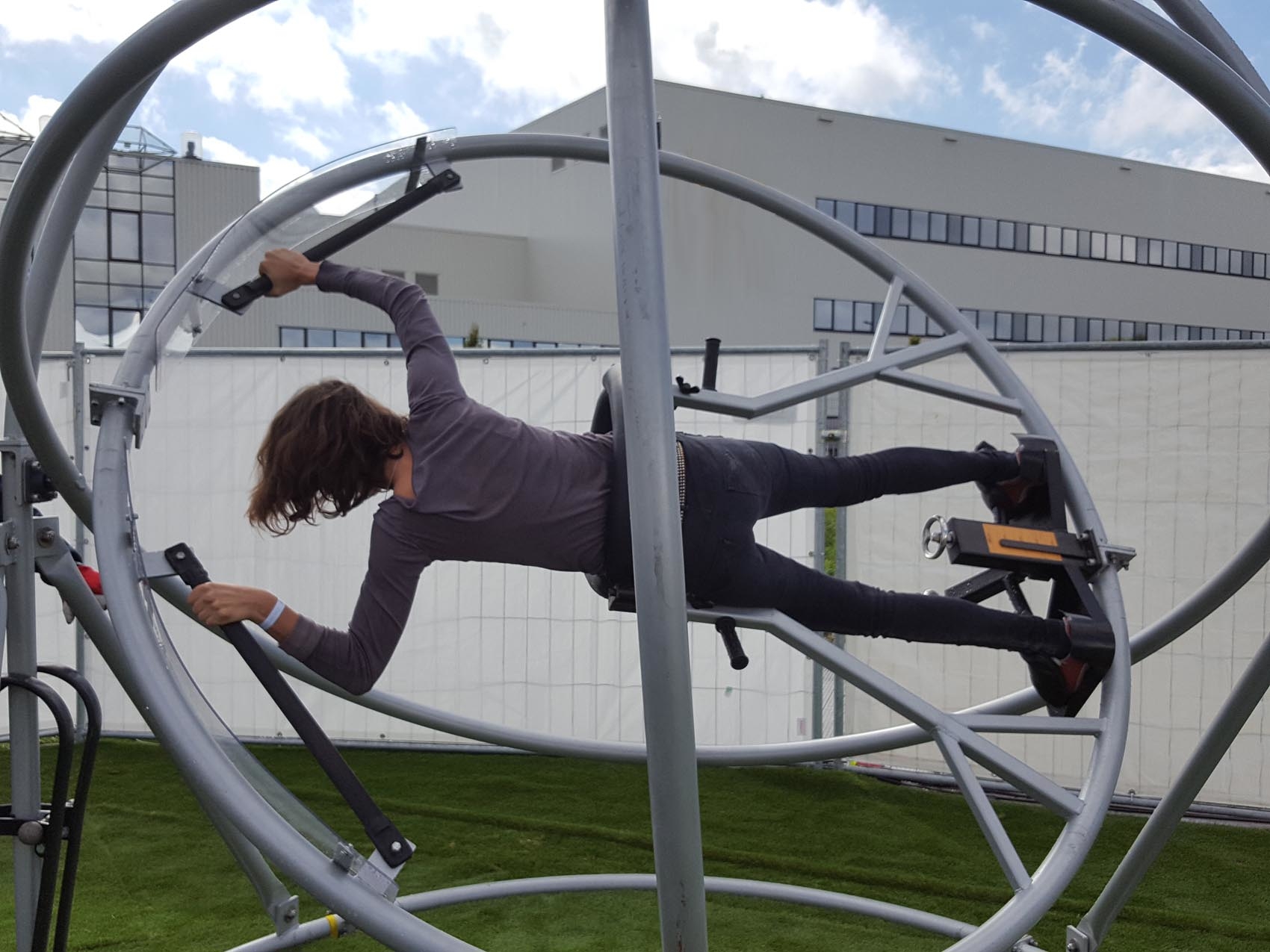 aerotrim-schwerelosigkeitssimulator-astronautensimulator_004