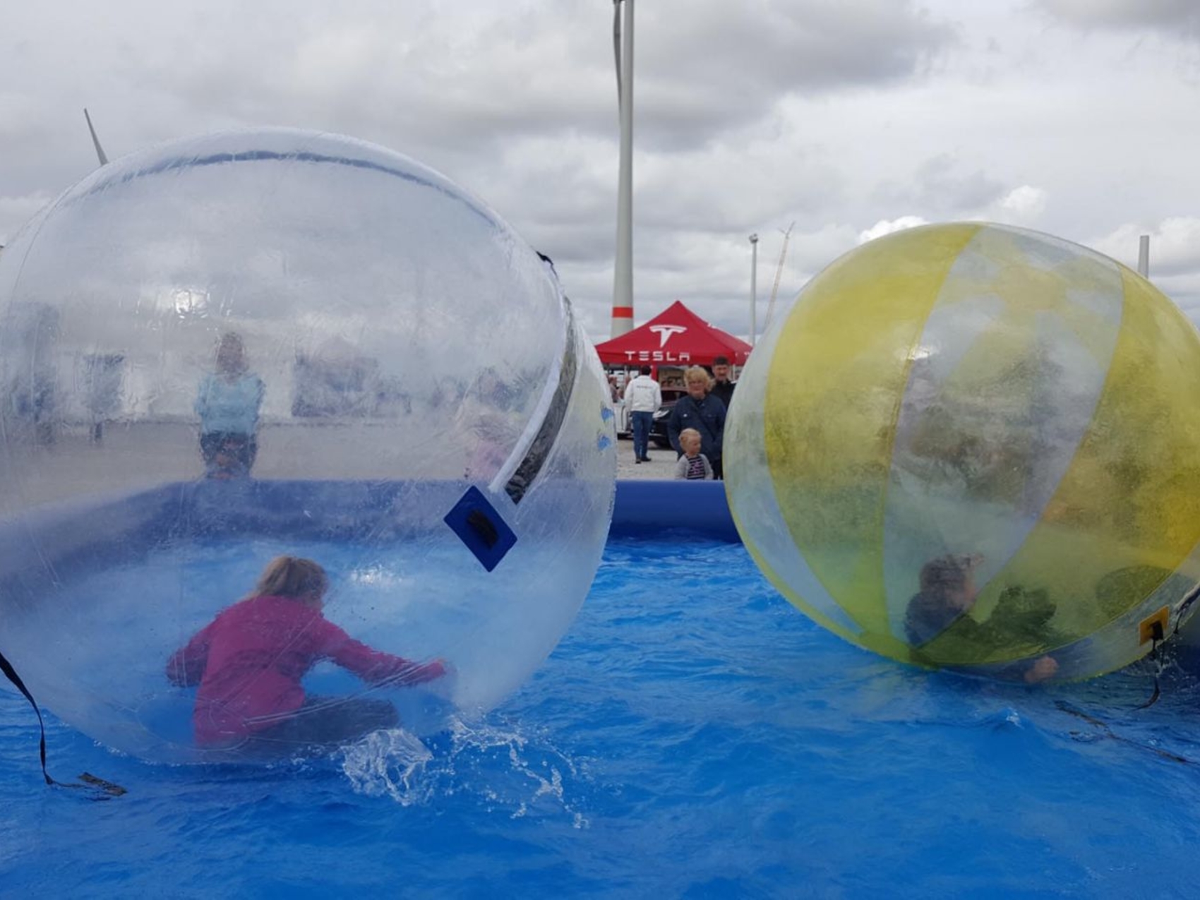 aqua-water-walking-balls-pool-www-eyeconcept-de-0011