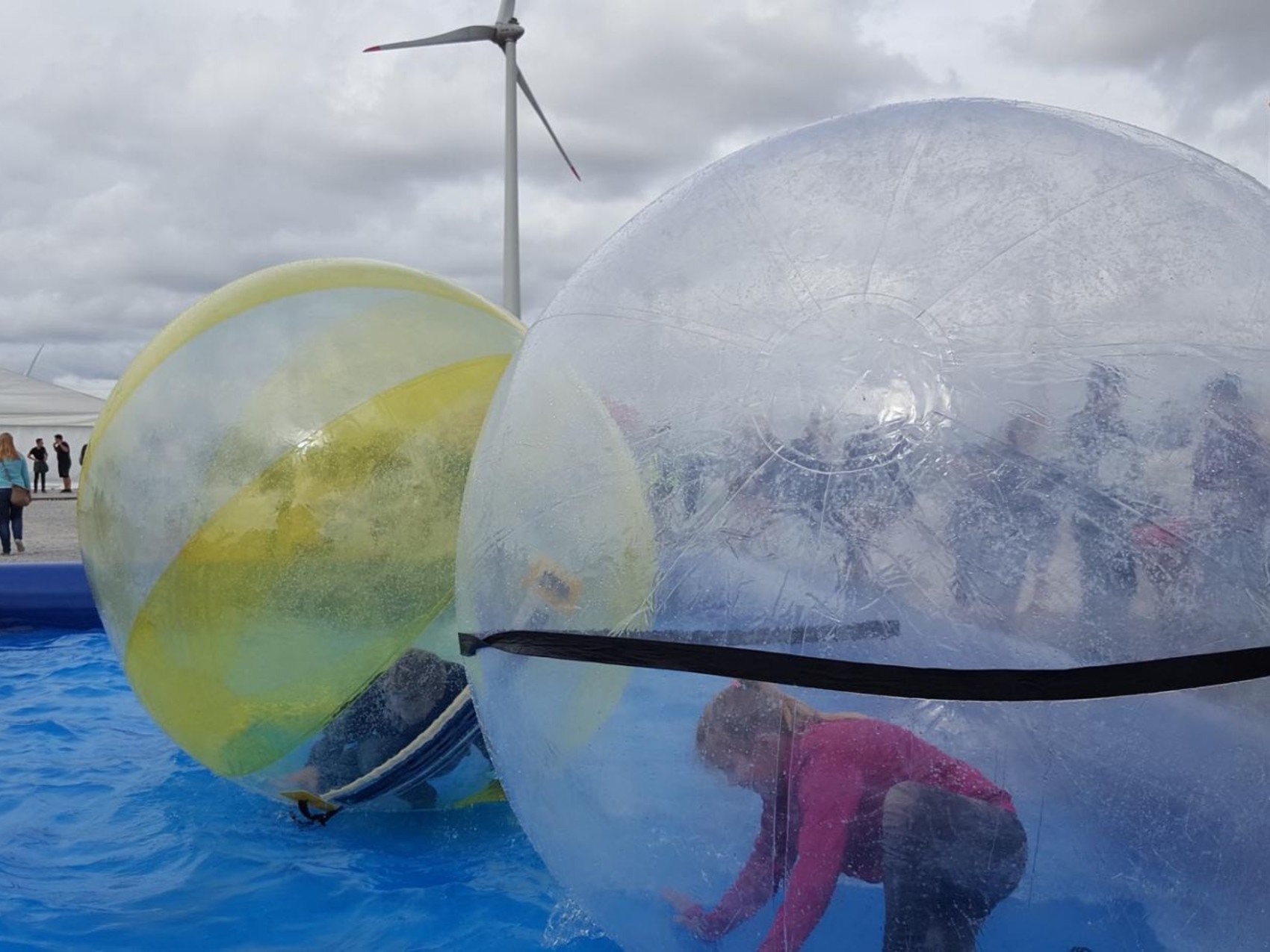 aqua-water-walking-balls-pool-www-eyeconcept-de-0014