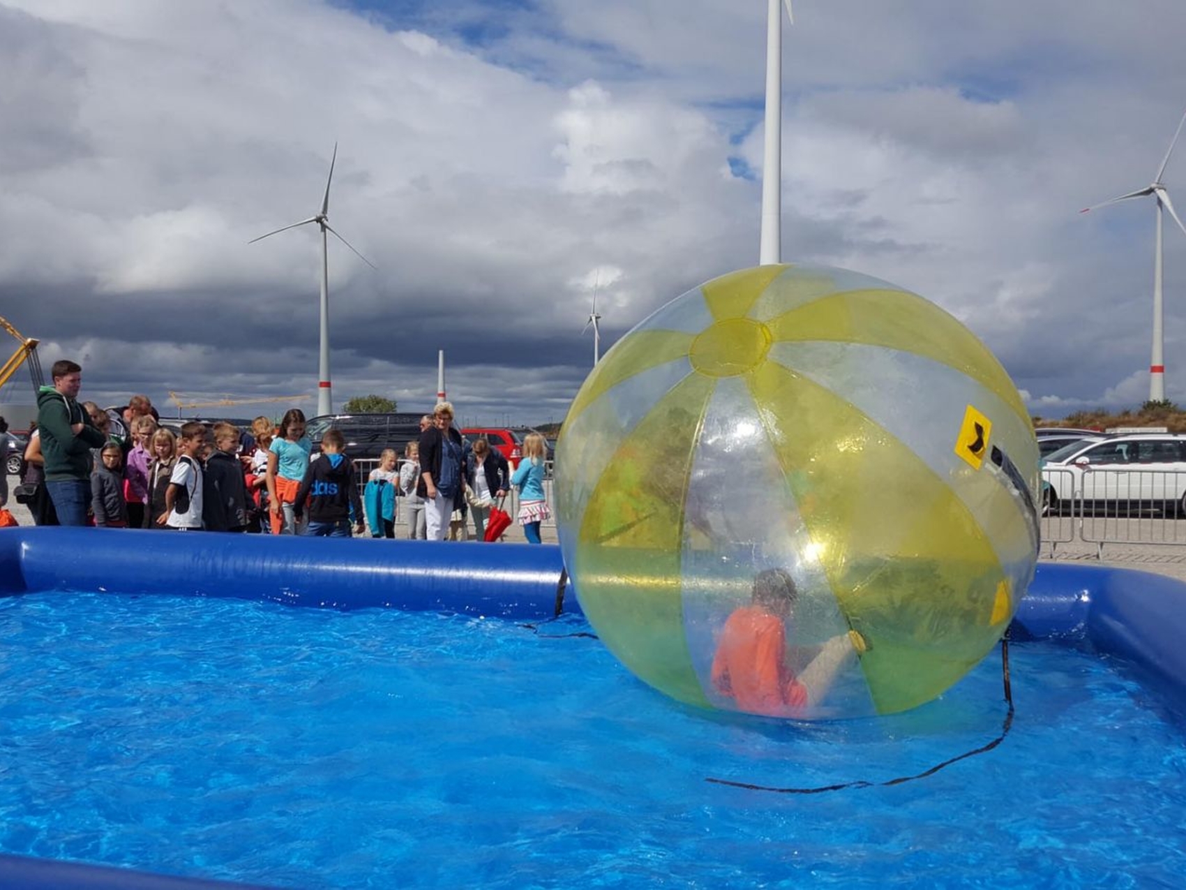 aqua-water-walking-balls-pool-www-eyeconcept-de-0015