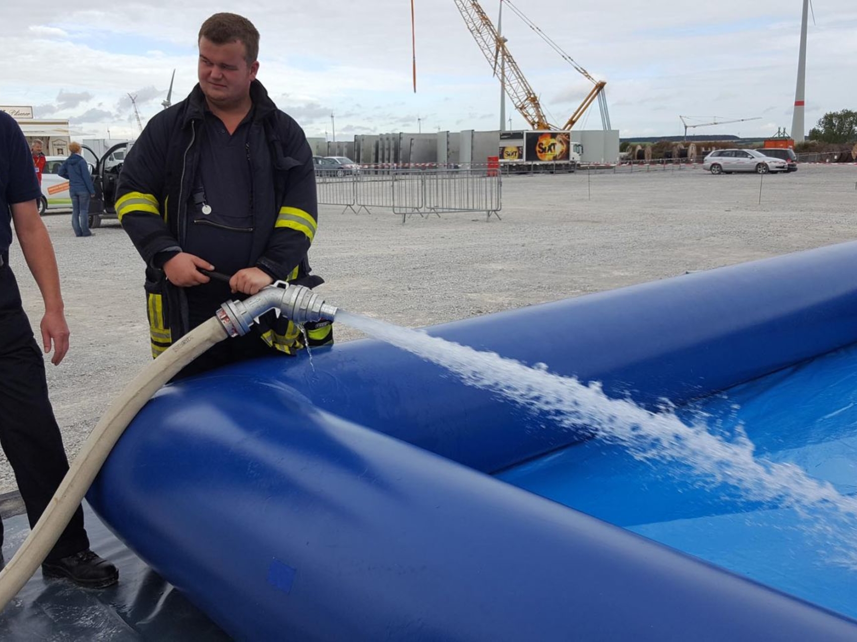 aqua-water-walking-balls-pool-www-eyeconcept-de-003