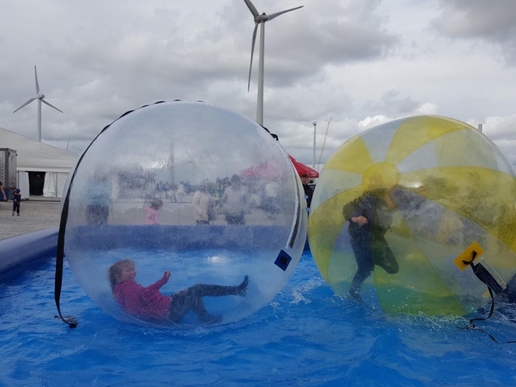 aqua-water-walking-balls-pool-www-eyeconcept-de-009