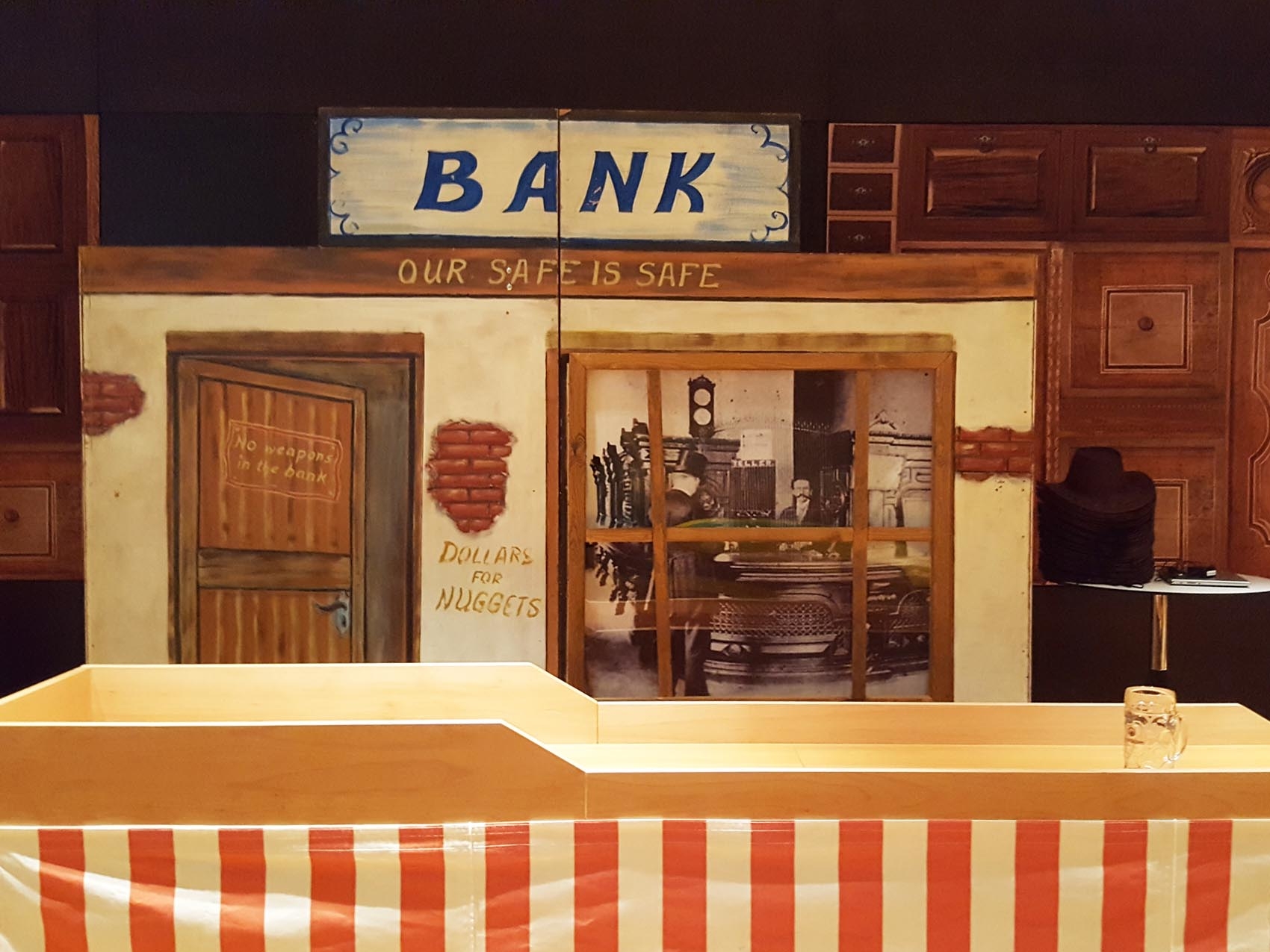 kulisse-bank-bierkrugschieben_www.eyeconcept.de_1705