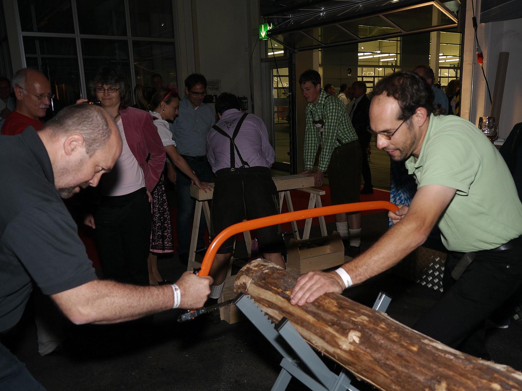 baumstamm-wettsaegen-20016