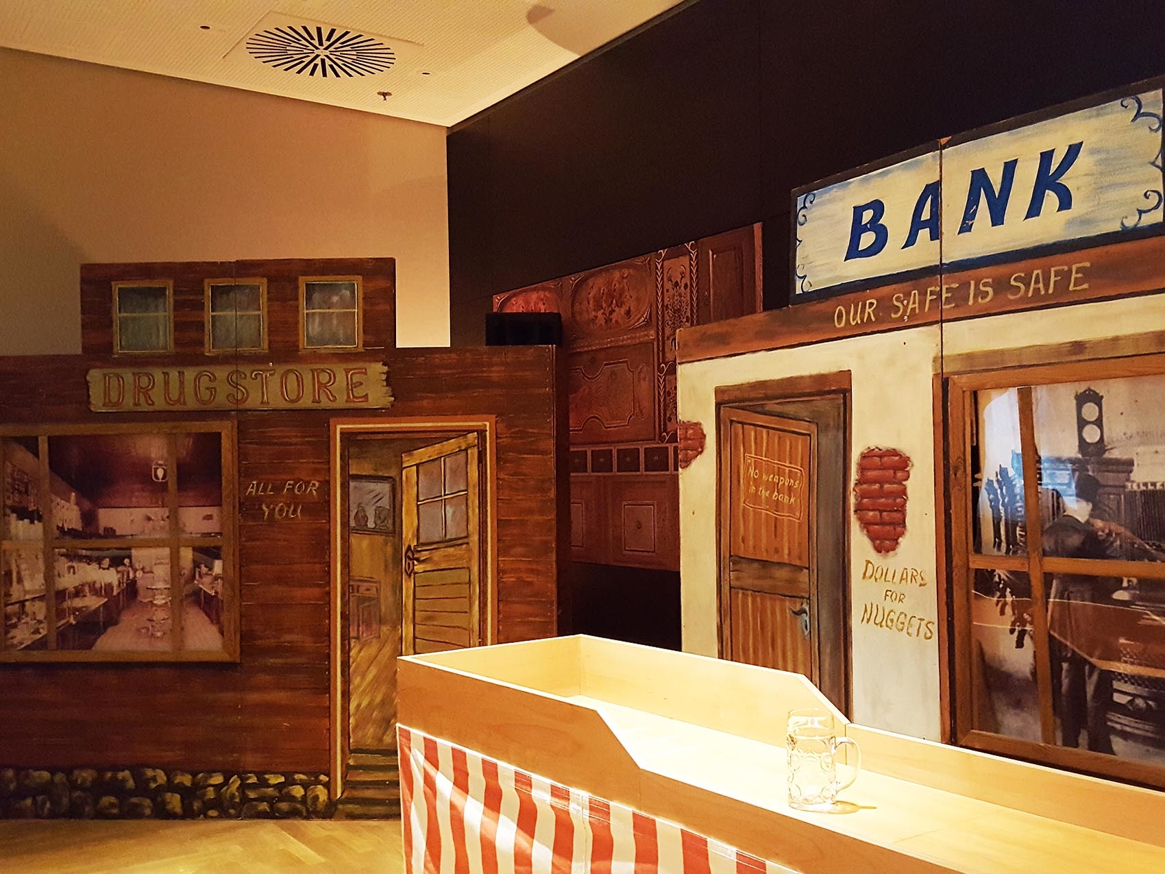 kulisse-bank-bierkrugschieben_www.eyeconcept.de_1703