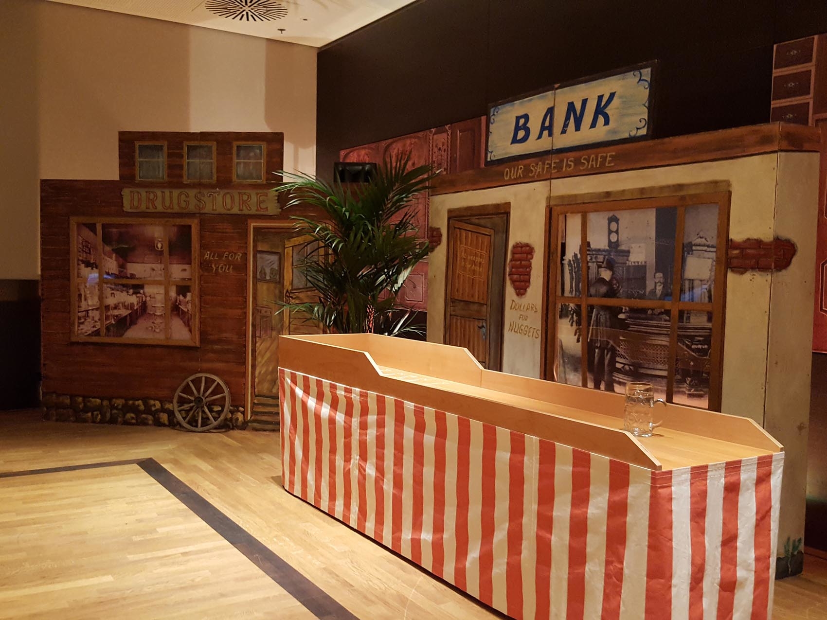 kulisse-bank-bierkrugschieben_www.eyeconcept.de_1704