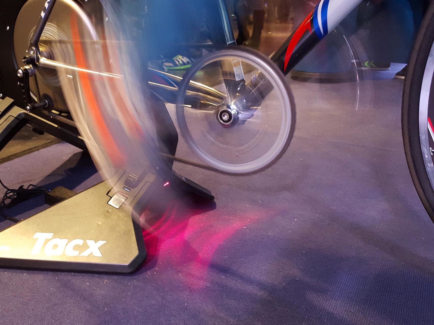 03-rennradsimulator-fahrradsimulator_www.eyeconcept.de_22