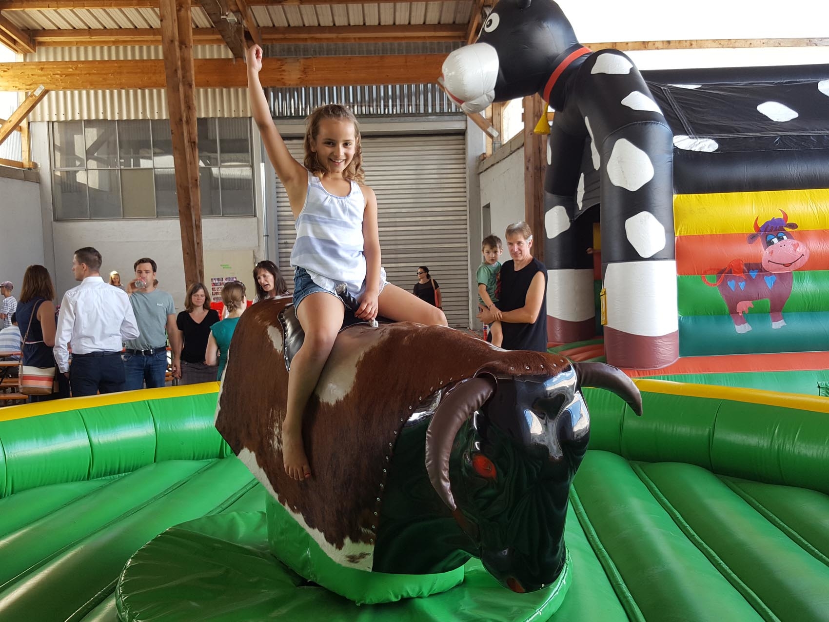 country-huepfburg-kuh_bullriding_005