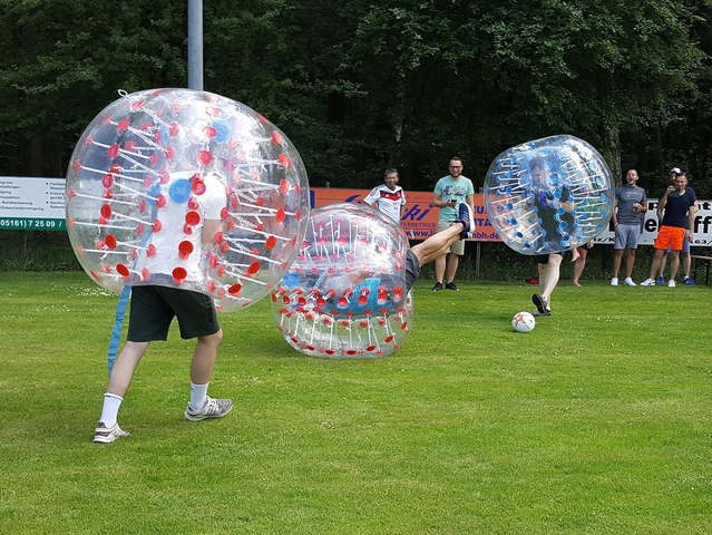 Bumper Balls - Bubble Soccer + aufblasbare Minitore mieten