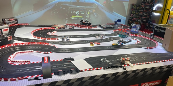 CARRERA DIGITAL 1:32 Rennbahn - 13m Streckenlänge