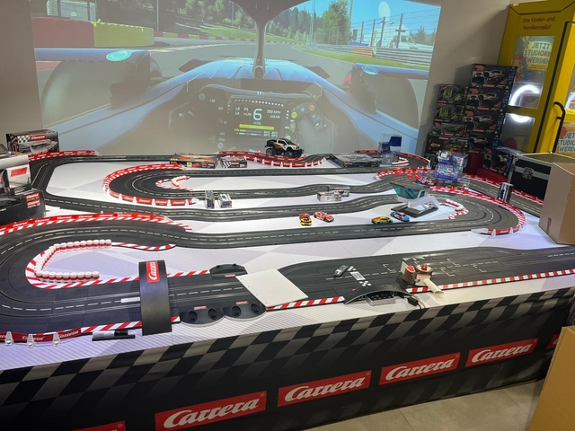 CARRERA DIGITAL 1:32 Rennbahn - 13m Streckenlänge