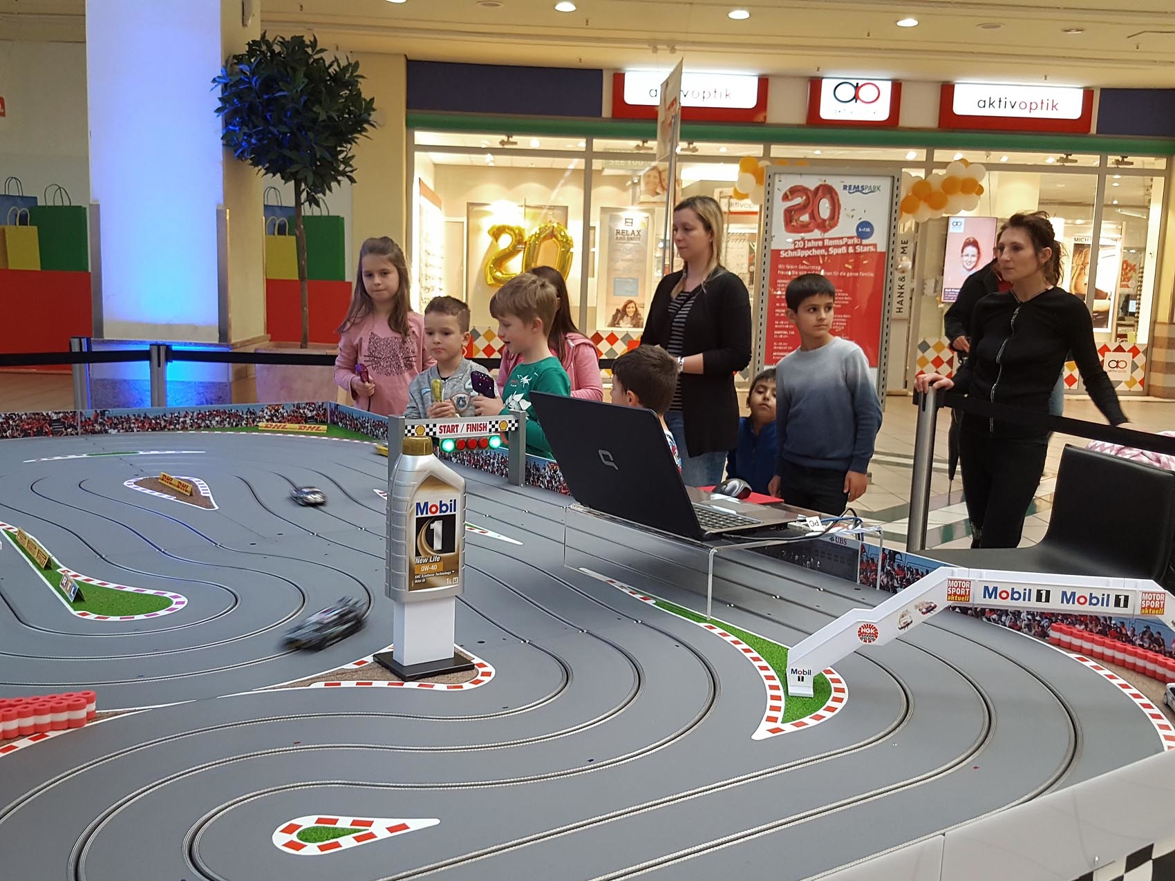 carrerabahn-small-www.eyeconcept.de_1709003