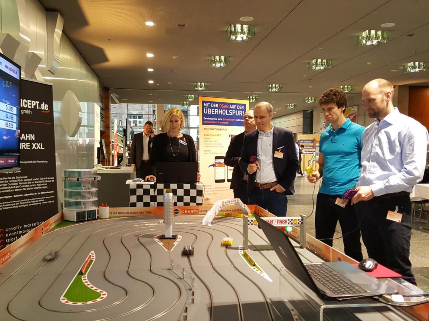 slotfire-carrerabahn-340-x-190-www-eyeconcept-de-01