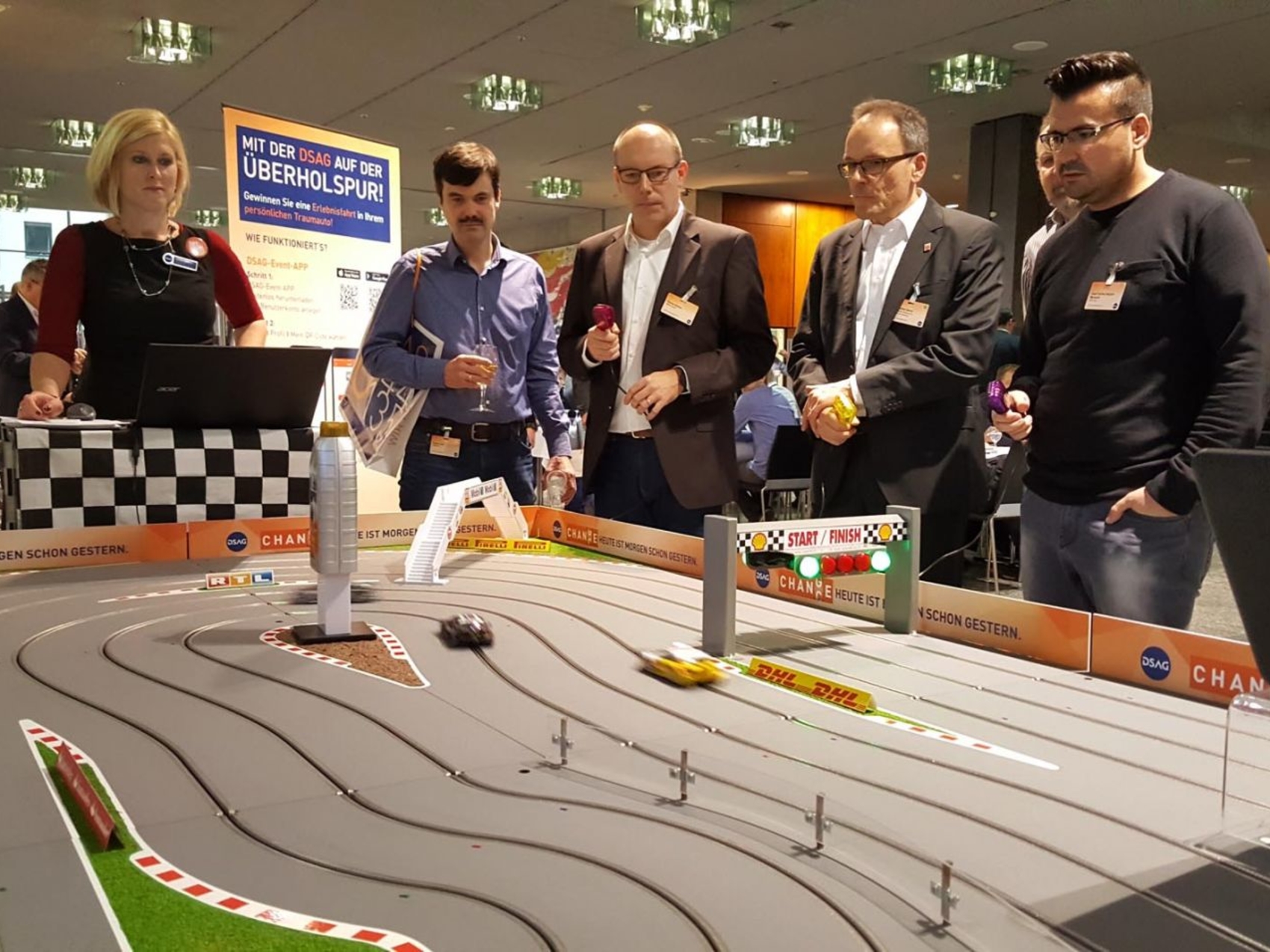 slotfire-carrerabahn-340-x-190-www-eyeconcept-de-02