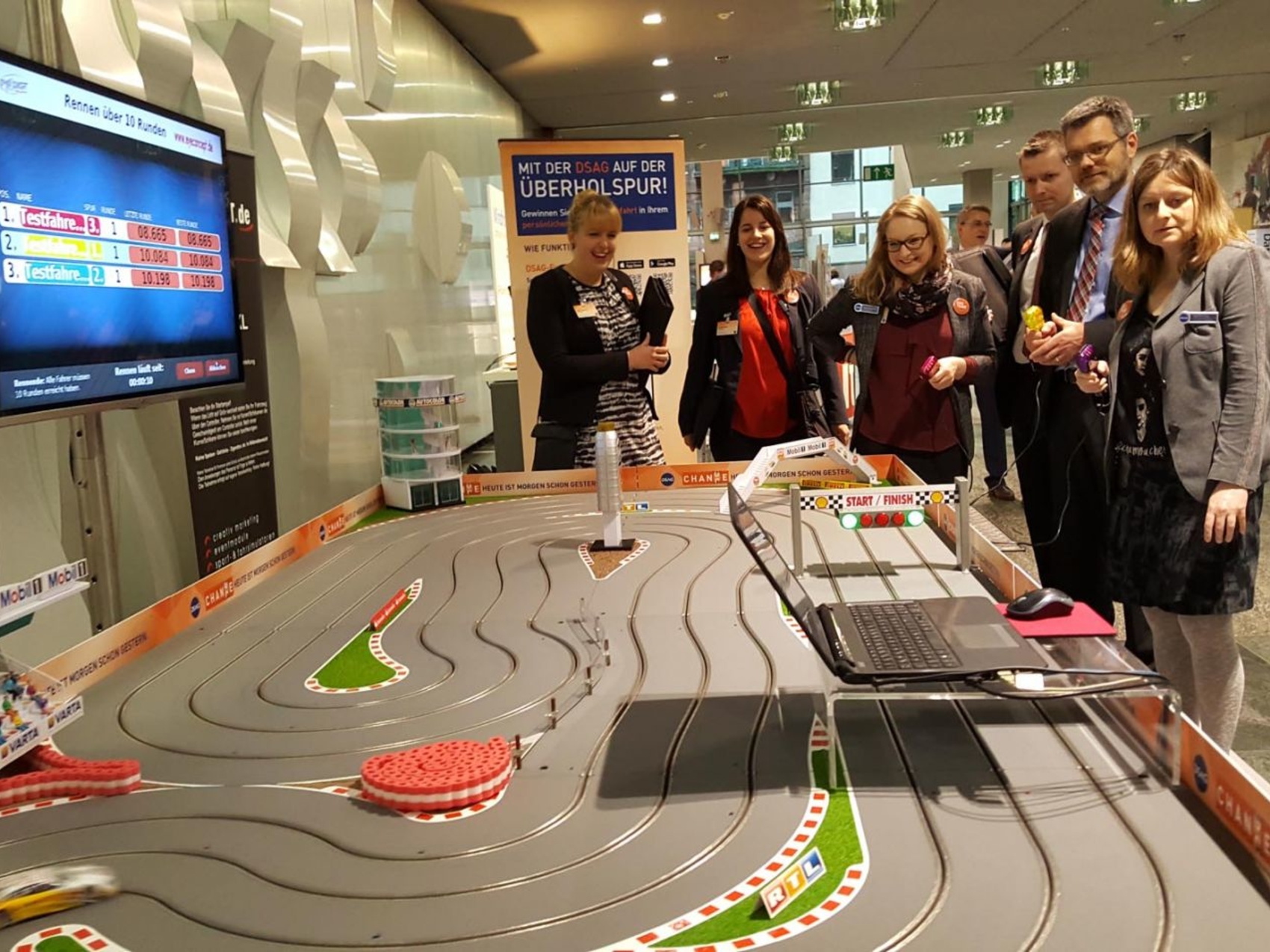 slotfire-carrerabahn-340-x-190-www-eyeconcept-de-068