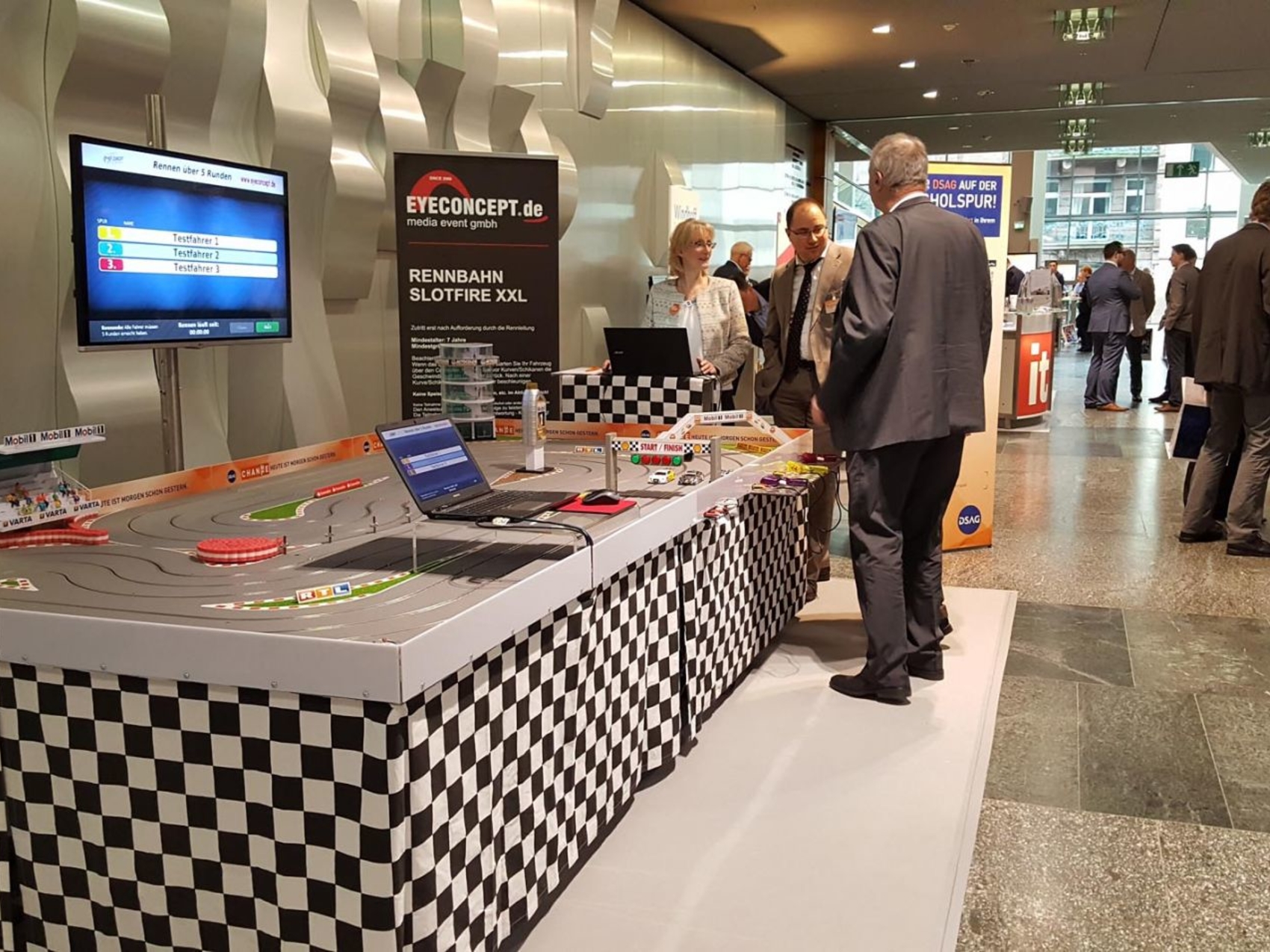 slotfire-carrerabahn-340-x-190-www-eyeconcept-de-081