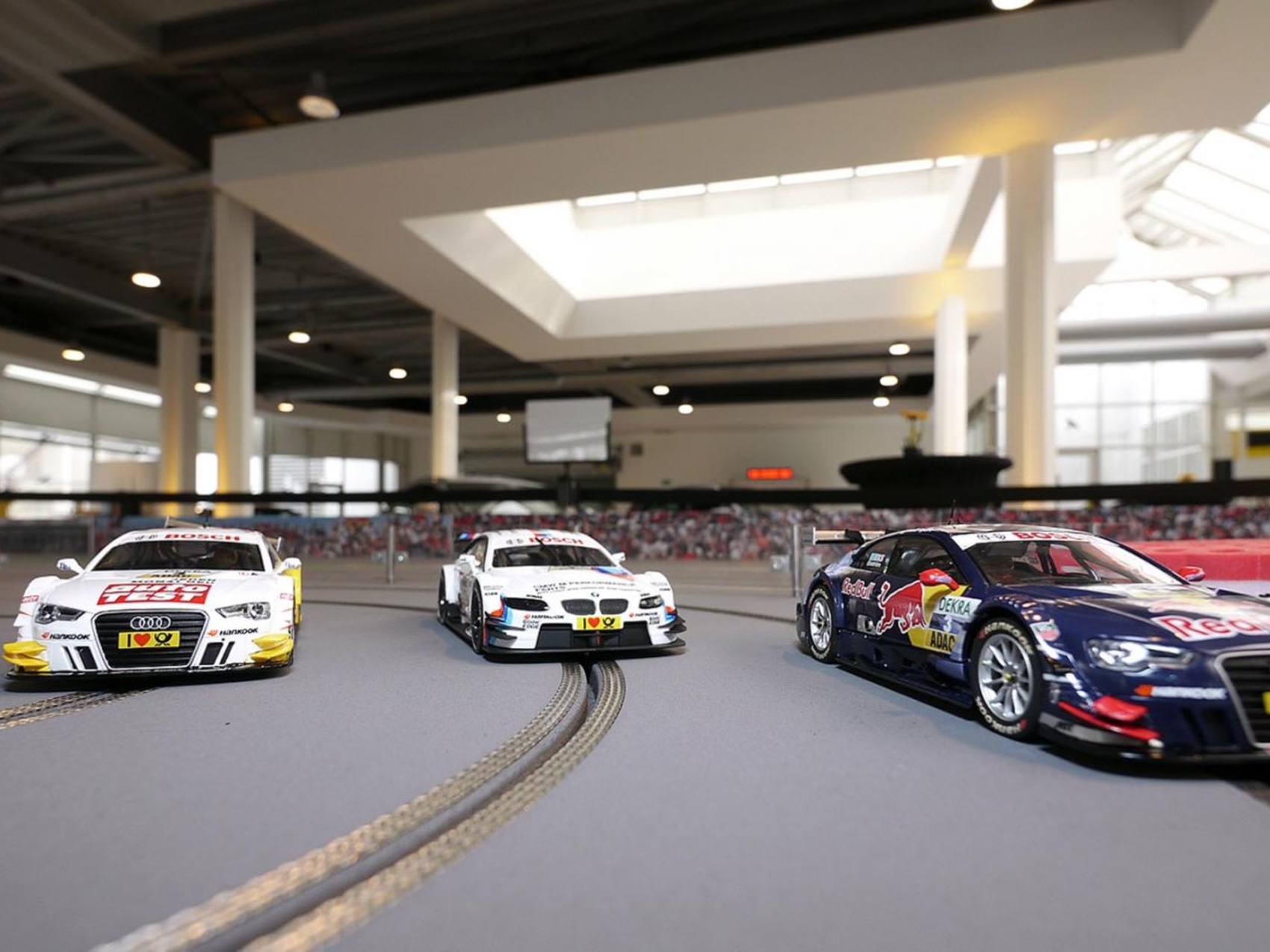 carrerabahn-audi-bmw-mercedes-www-eyeconcept-de-200110-kopie