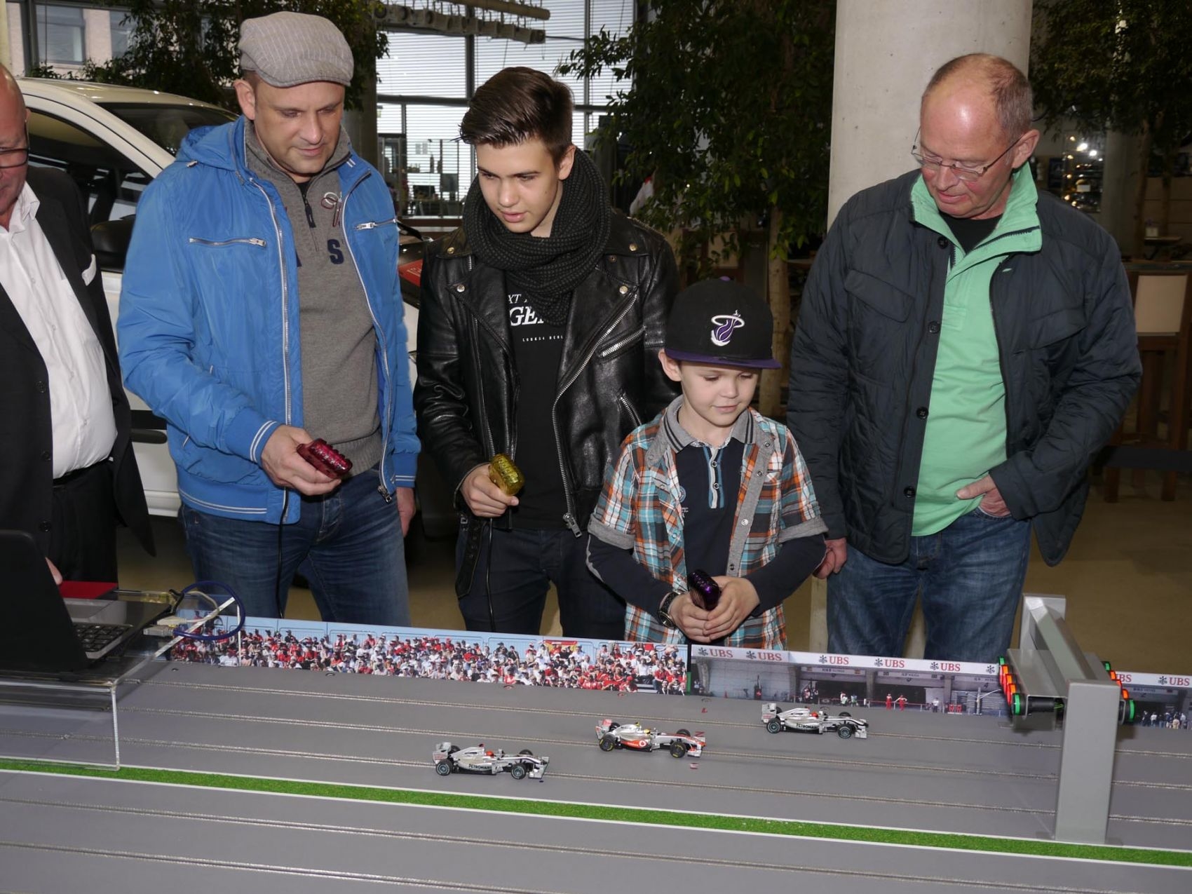 formel-1-carrerabahn-slotfire-xxl-race-software-mieten-www-eyeconcept-de-41