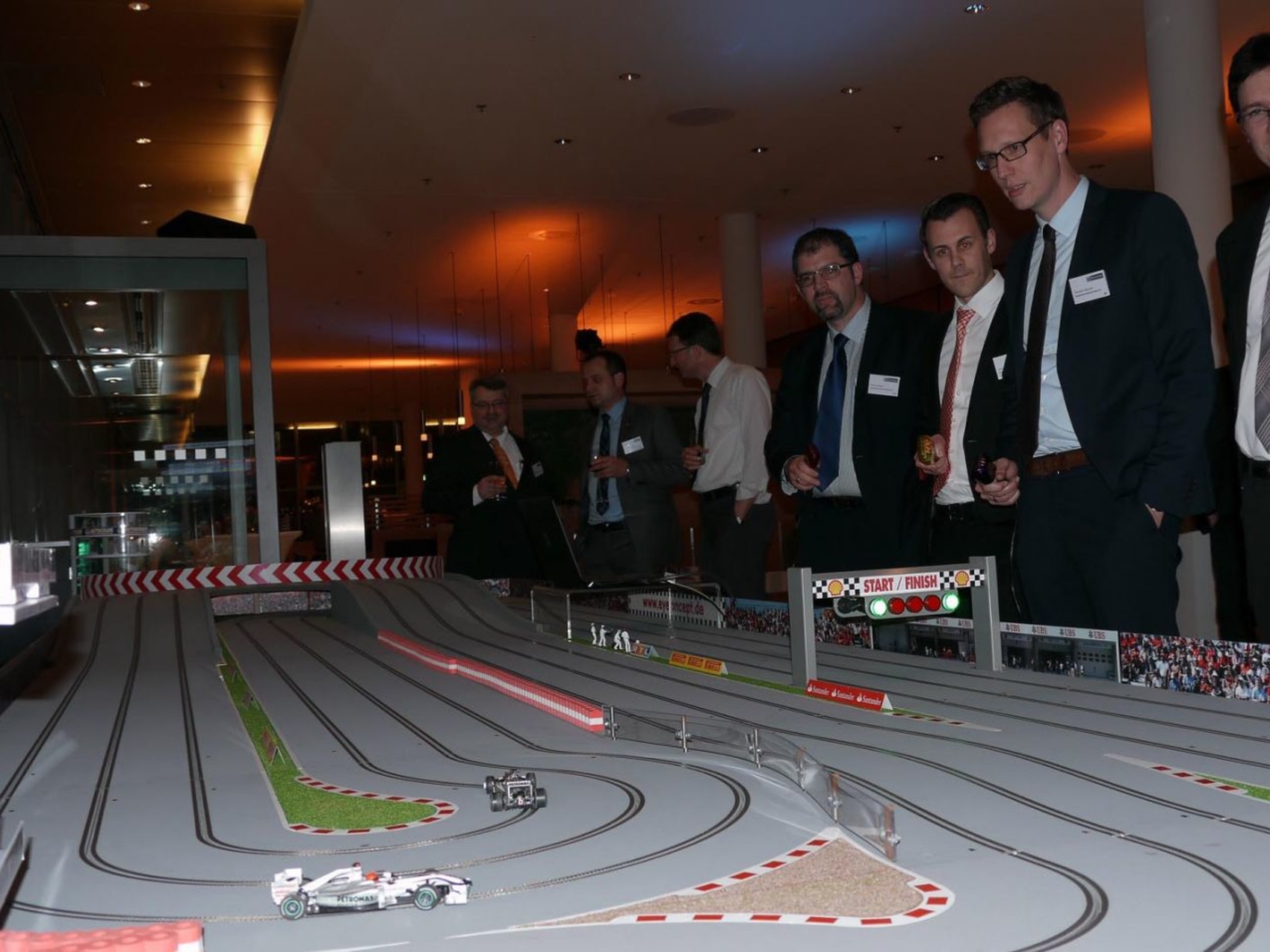 slotcarbahn-carrerabahn-rennbahn-www-eyeconcept-de-30016