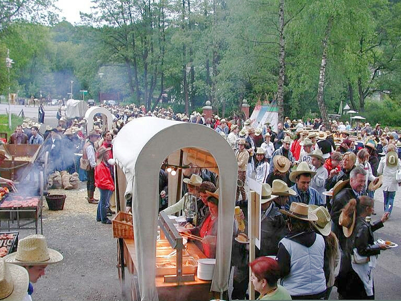 planwagen-buffetstand-www-eyeconcept-de-004