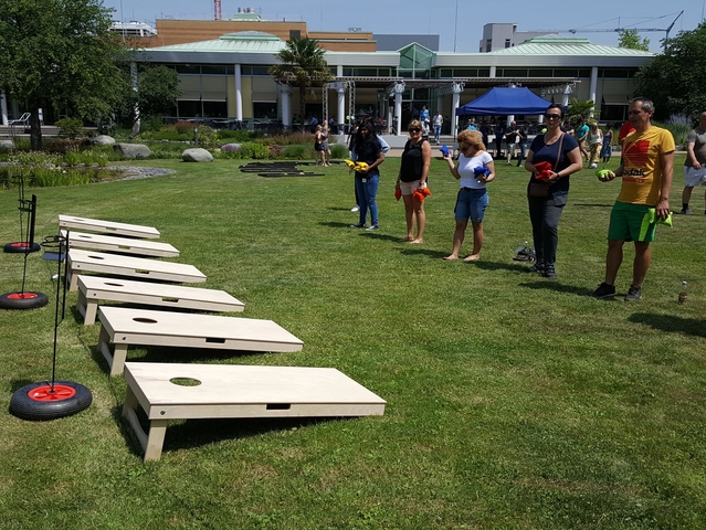 Cornhole Game - Maissack werfen (6 Boards/Bahnen)