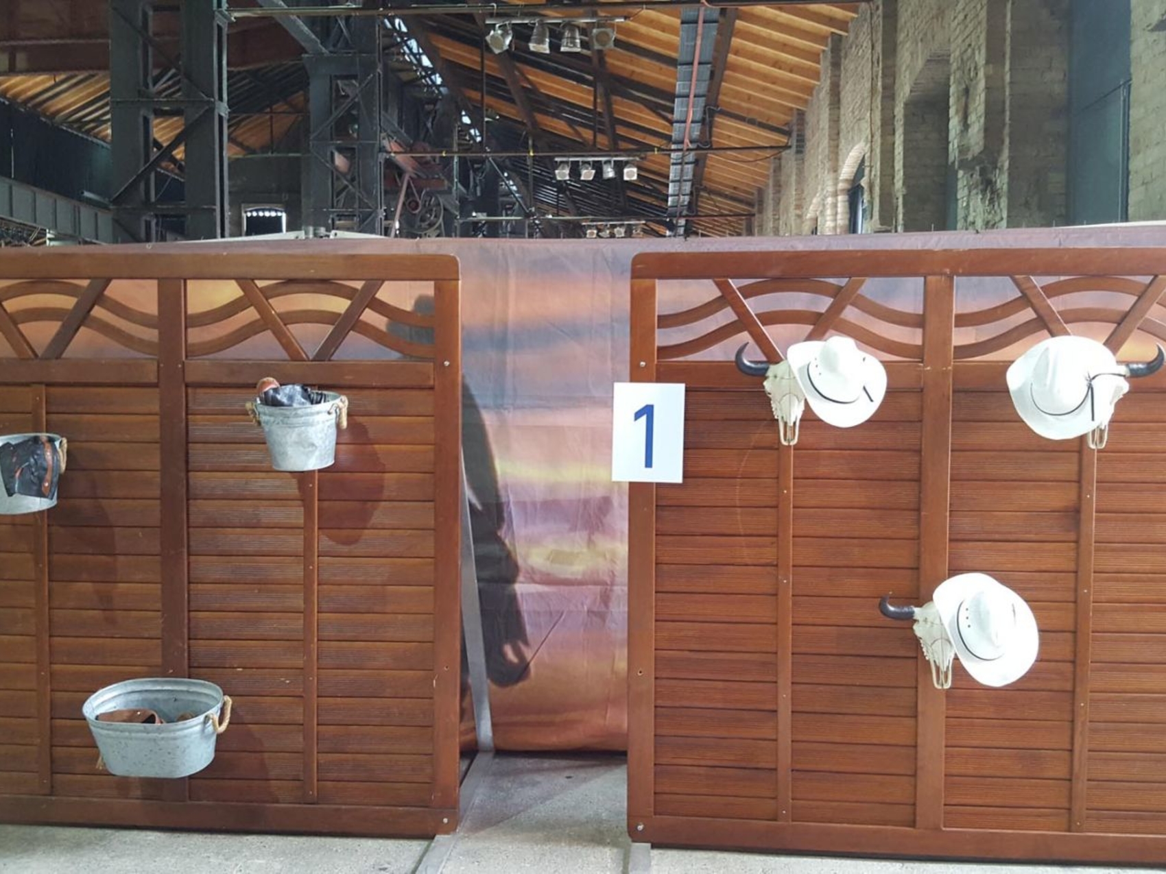 stiefel-und-huete-werfen-01