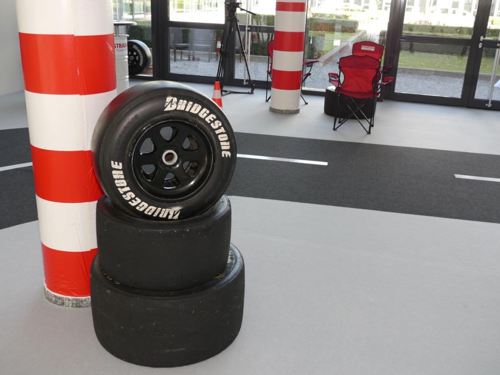 motorsport-deko-boxengasse-www-eyeconcept-de-1125