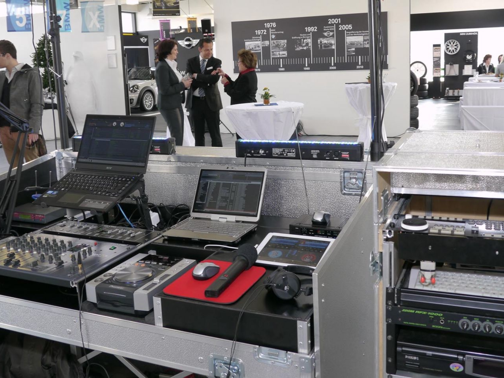 dj-set-red-carpet-123002