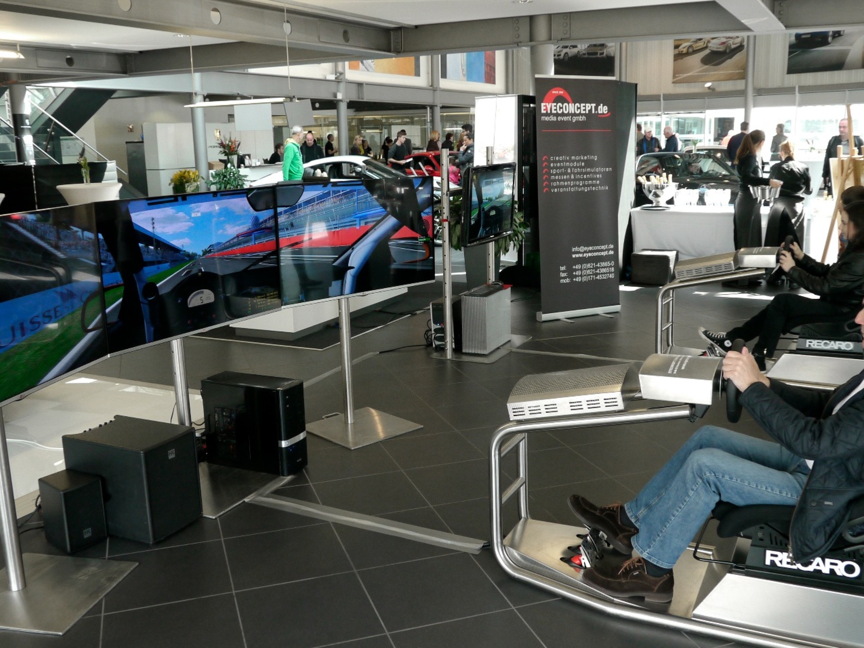 porsche-simulator_3-monitore_www.eyeconcept.de_014