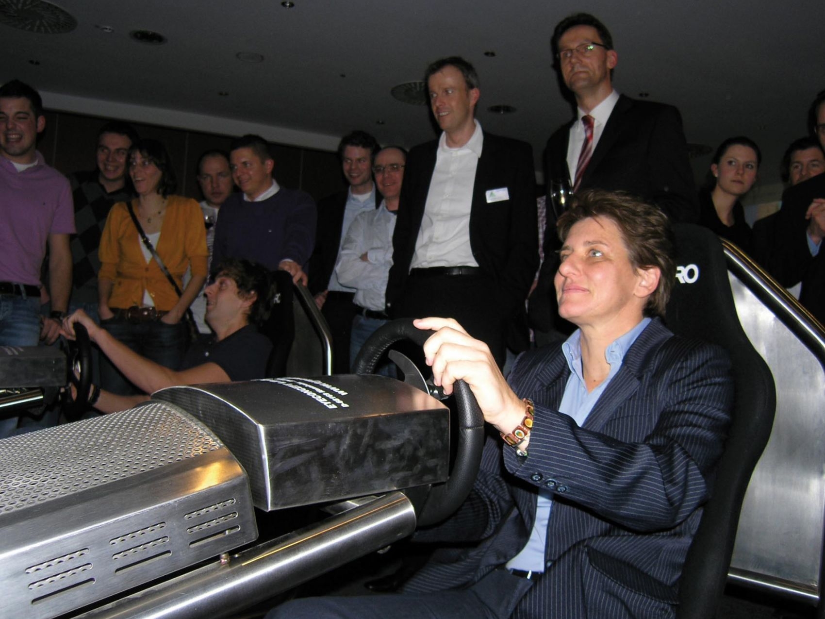 driveseat-rennsimulator-dtm-rallye-ellen-lohr-001