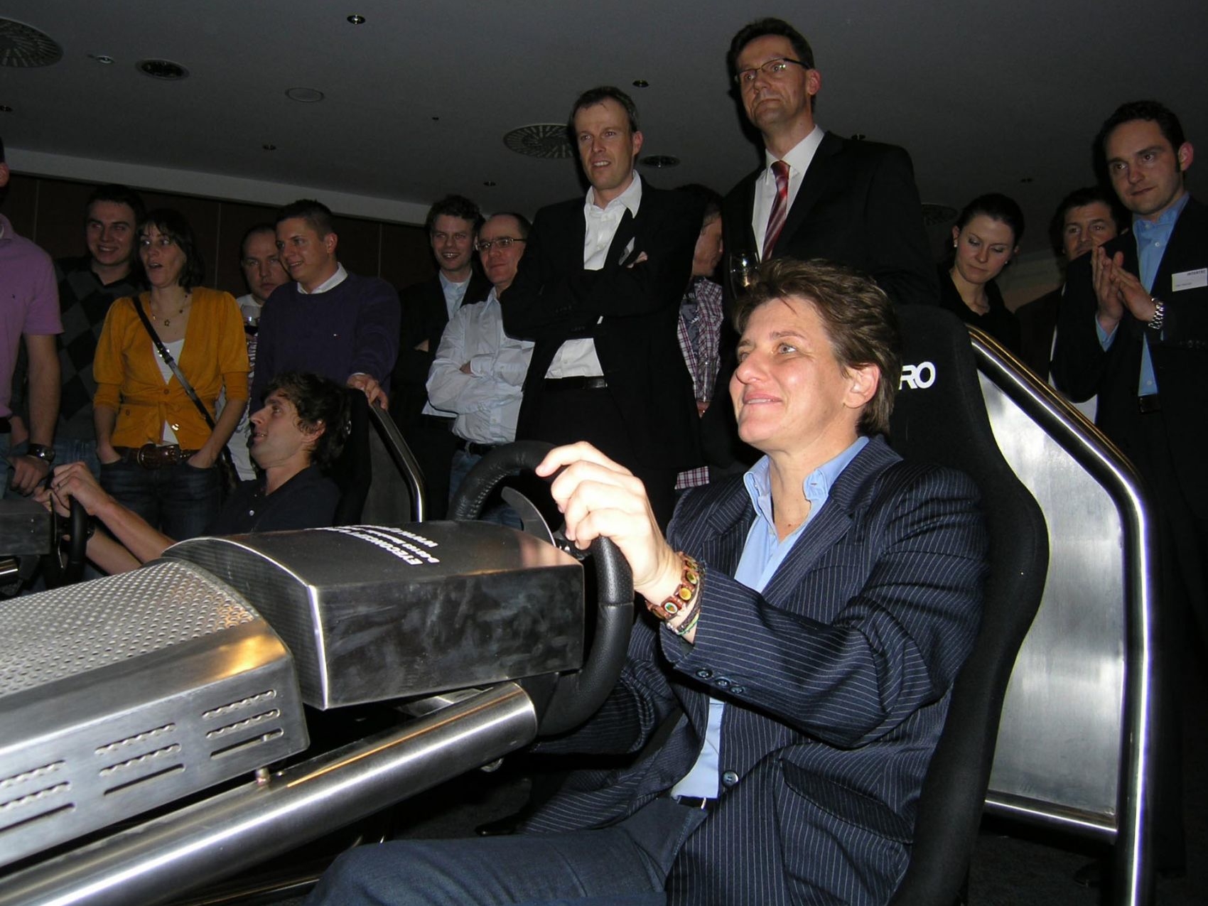 driveseat-rennsimulator-dtm-rallye-ellen-lohr-002