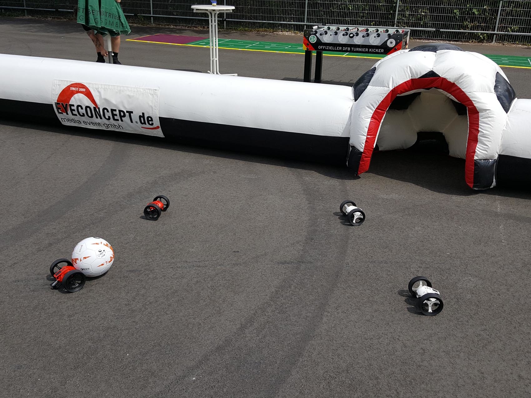 drone-soccer-billard_www.eyeconcept.de_002