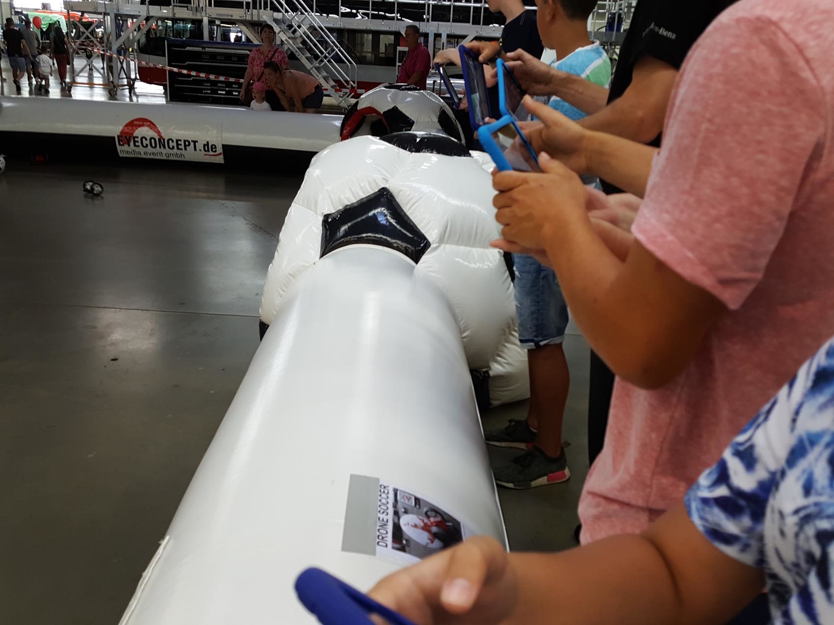 drone-soccer-billard_www.eyeconcept.de_003a