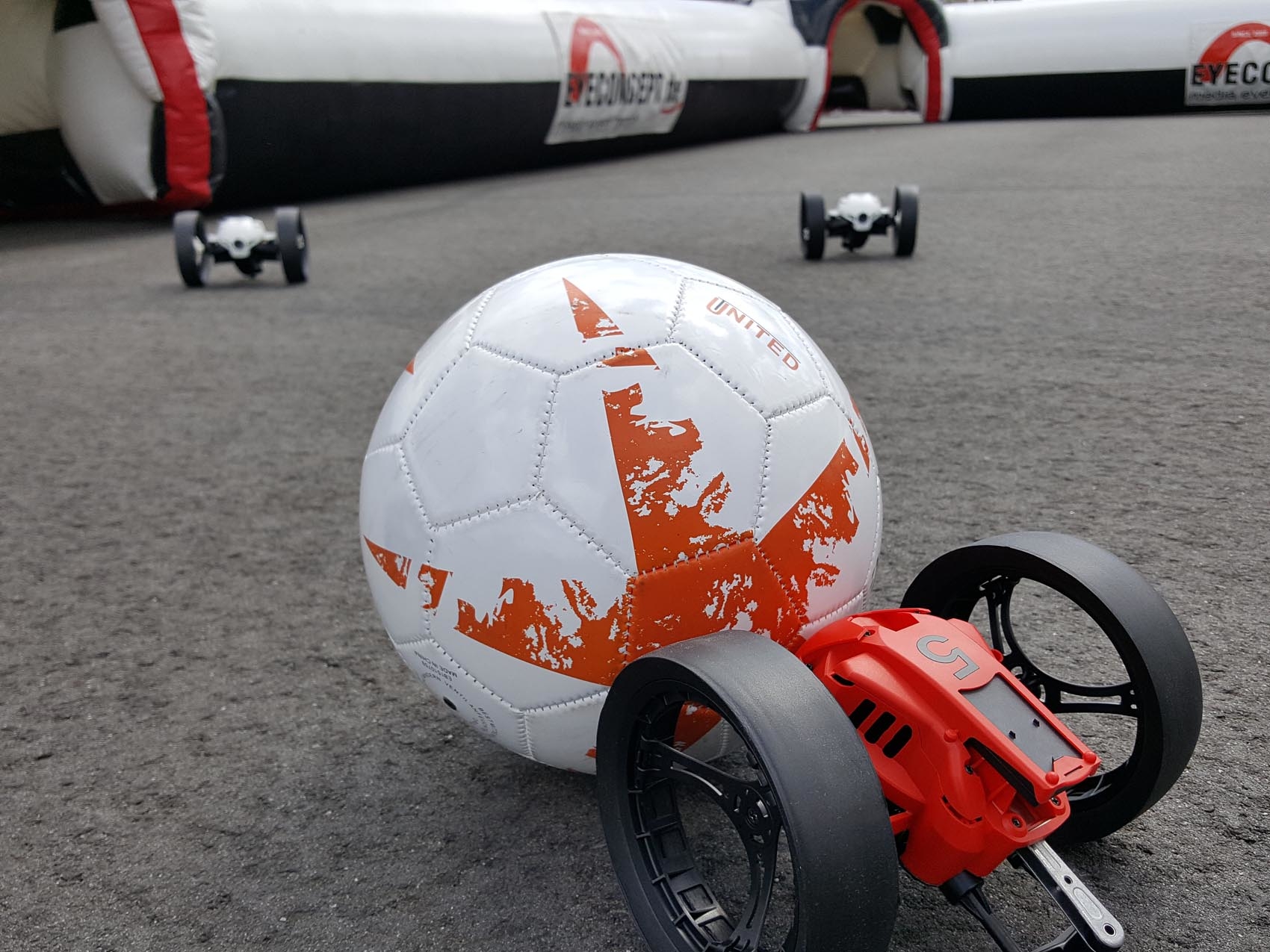 drone-soccer-billard_www.eyeconcept.de_011