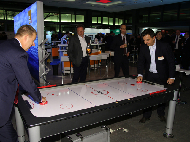 Eishockey Speed Radar + Airhockey (Winter Challenge Package) mieten