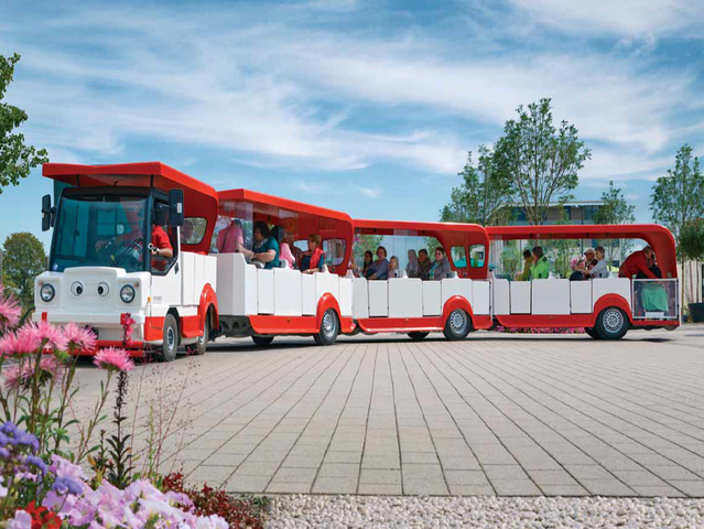 Elektro Wegebahn (mit Straßenzulassung) als Messebahn / City Express / Bimmelbahn