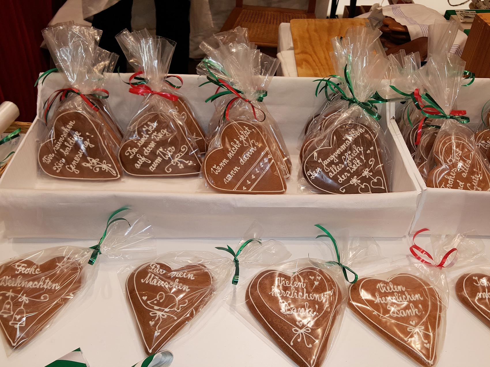 Feine Odenwälder Lebkuchen mit individueller Zuckergussbeschriftung vor Ort