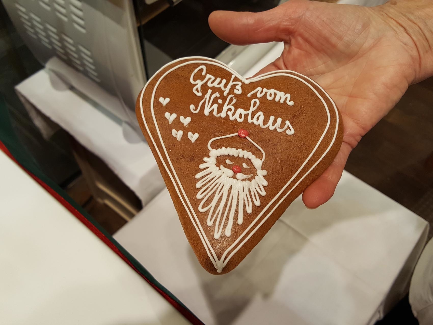 Feine Odenwälder Lebkuchen mit individueller Zuckergussbeschriftung vor Ort