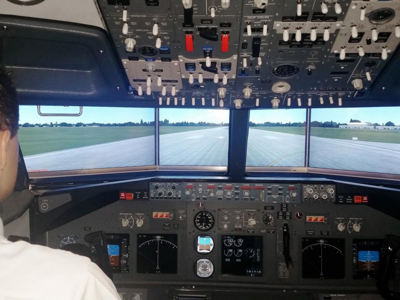 eyeconcept-flugsimulator-cockpit-001