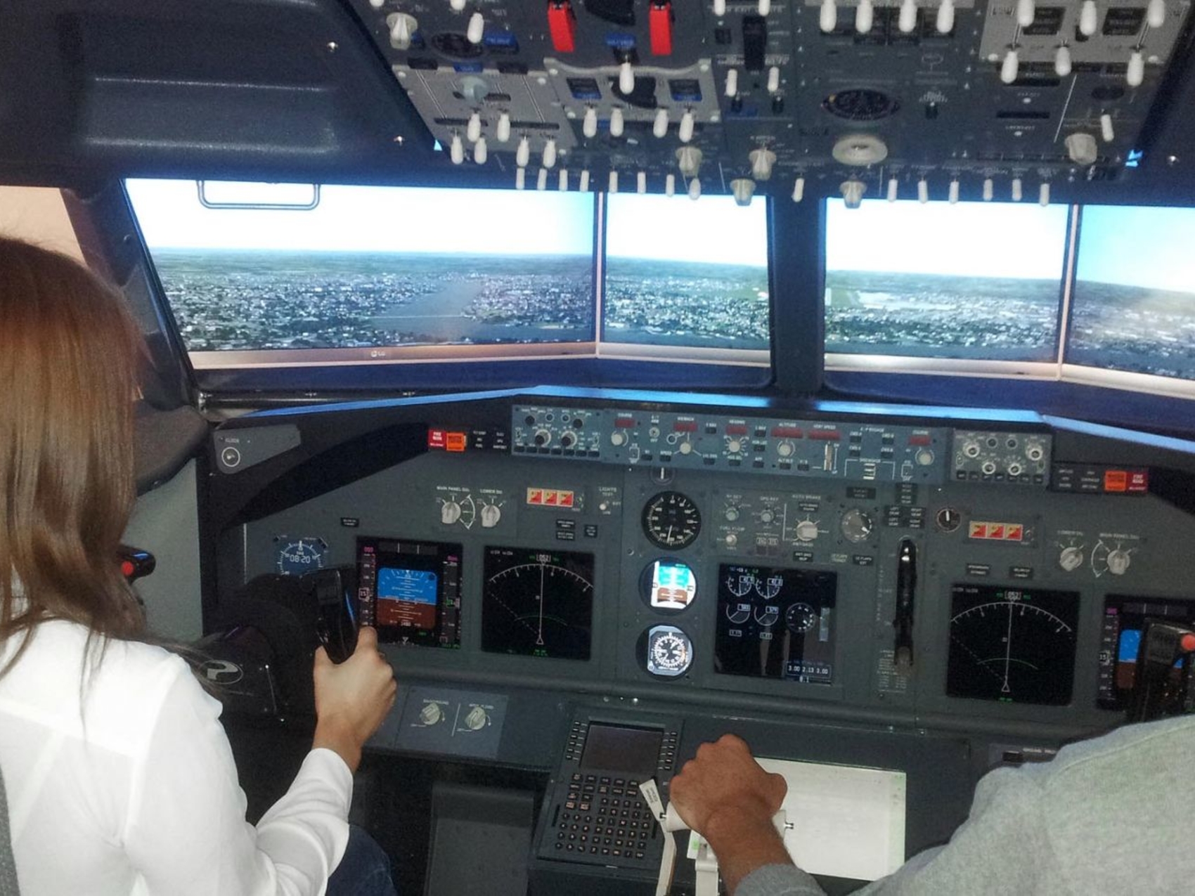 eyeconcept-flugsimulator-cockpit-003