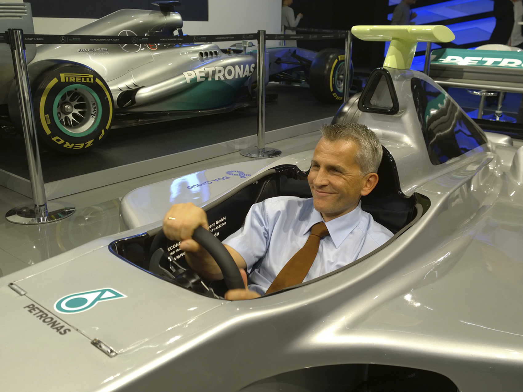 formel-1-simulator-silber_petronas_www.eyeconcept.de_20156