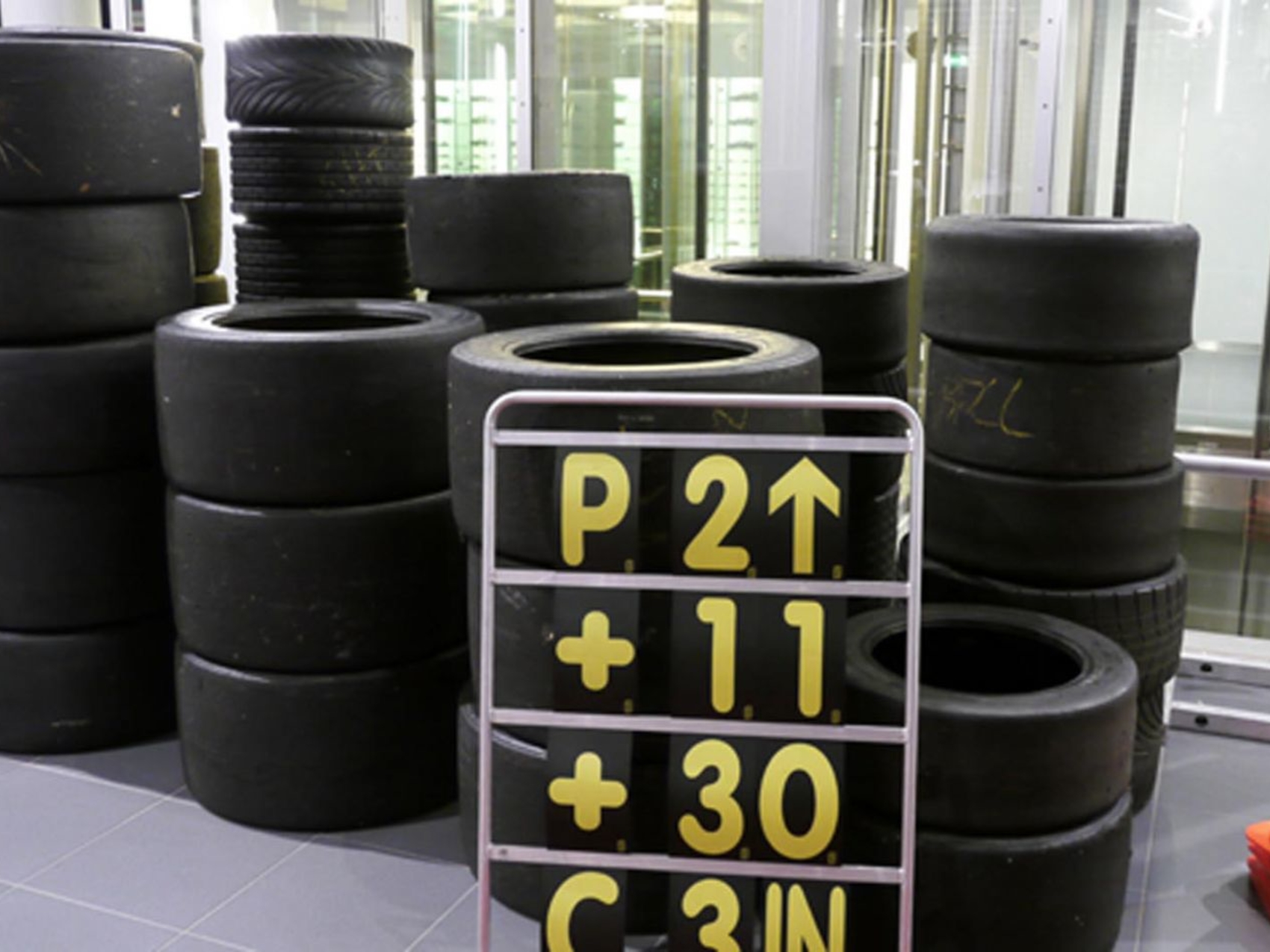 motorsport-deko-boxengasse-www-eyeconcept-de-110