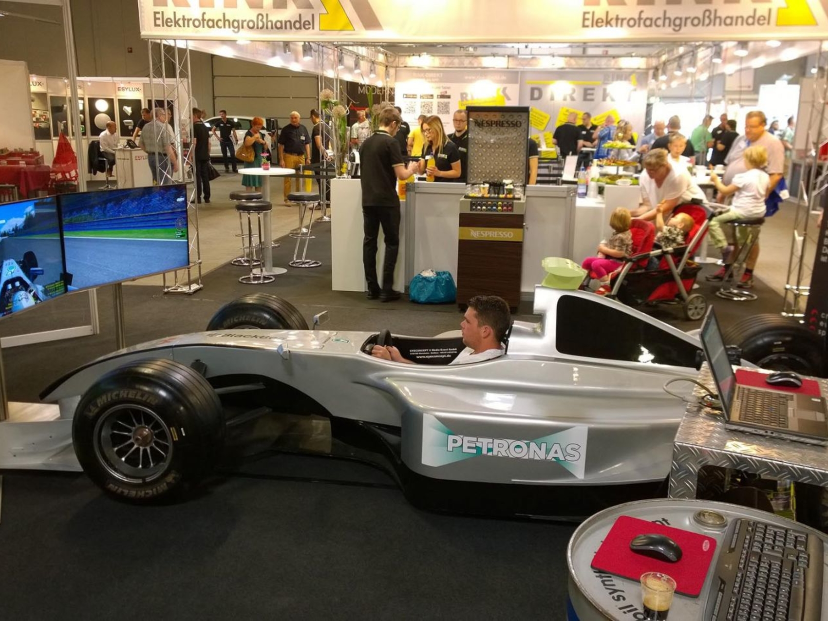 formel-1-simulator-panoramascreen-0014