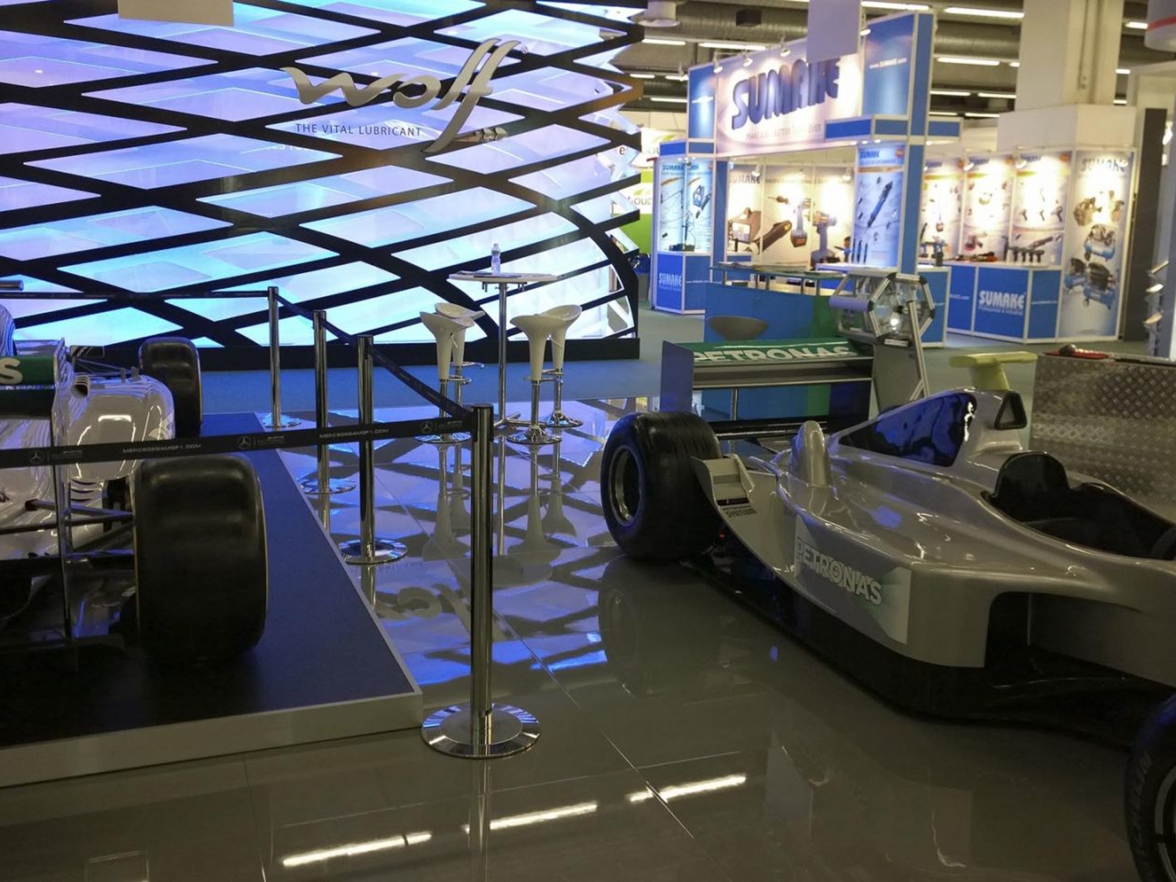 formel-1-simulator-silber-petronas-www-eyeconcept-de-20137