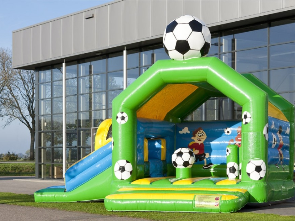 multifun-fussballhuepfburg_www.eyeconcept.de_001