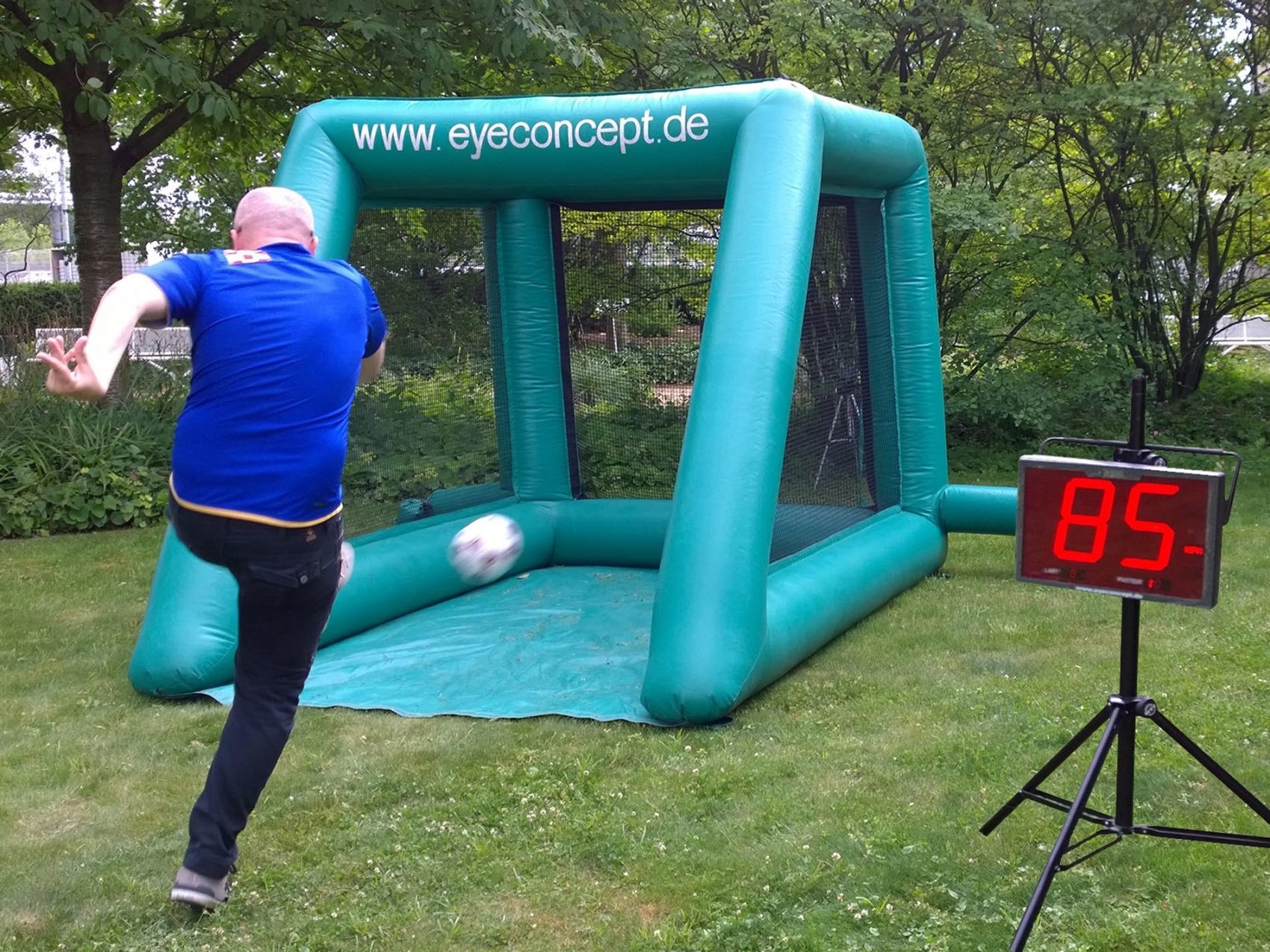 fussball-speed-radar-www-eyeconcept-de-1602