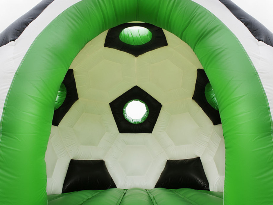 hupfburg-fusball3-940x652